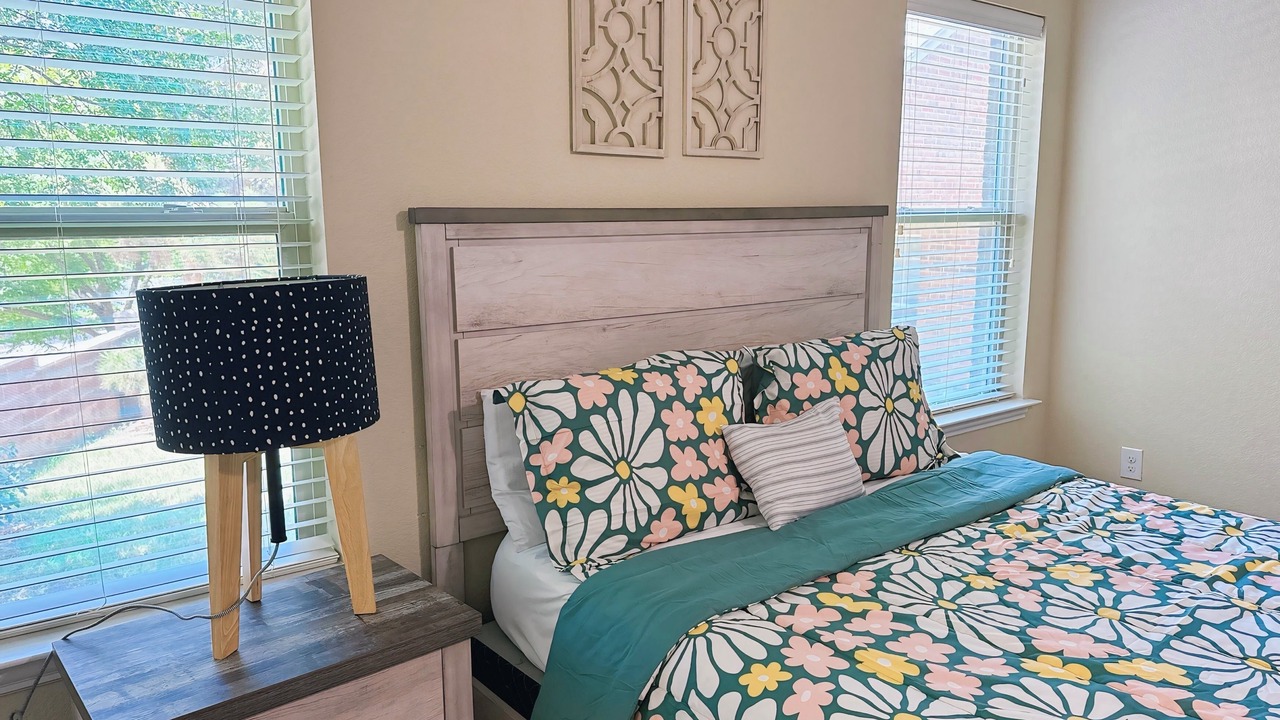 Photo of Bedroom in Southwest Arlington