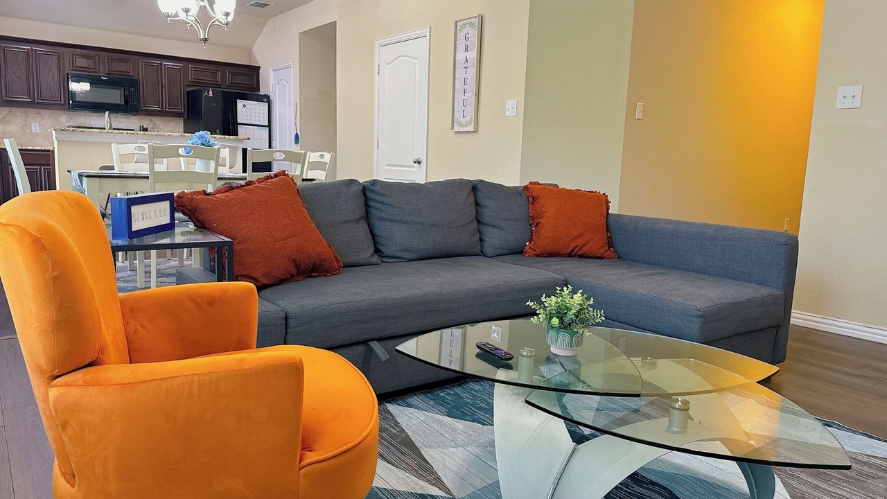 Photo of Livingroom in Southwest Arlington