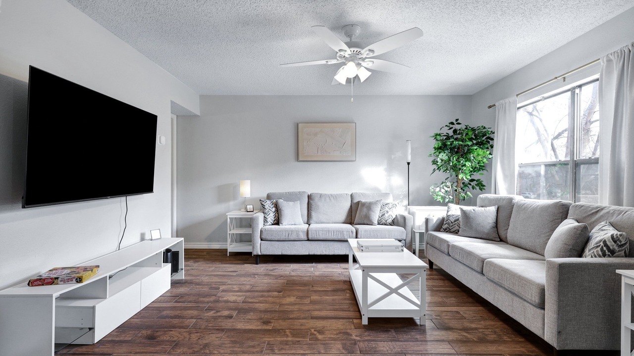 Photo of Livingroom in Medical Center District