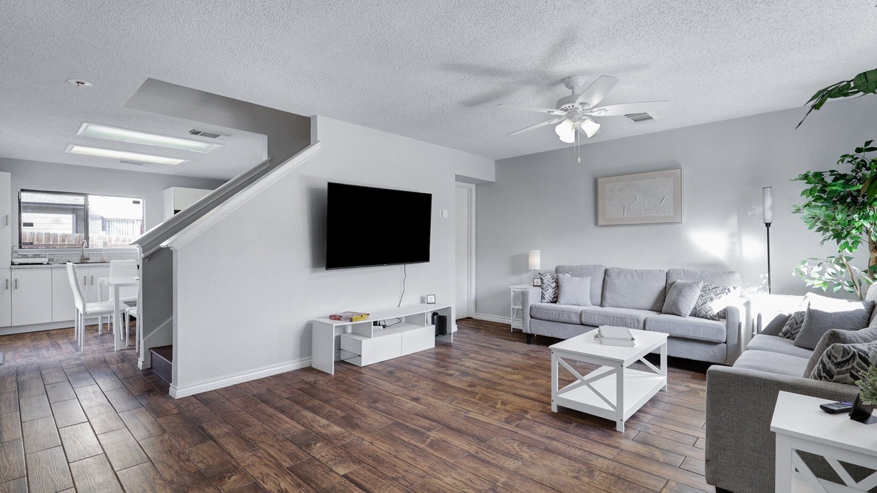 Photo of Livingroom in Medical Center District
