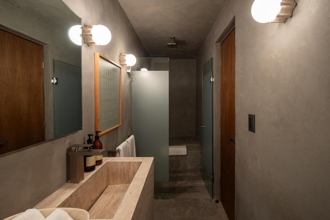 Photo of Bathroom in Anahuac