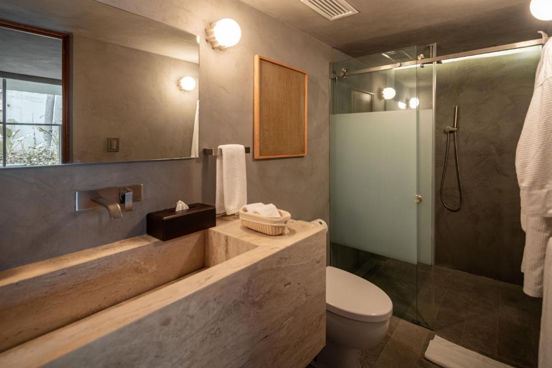 Photo of Bathroom in Anahuac