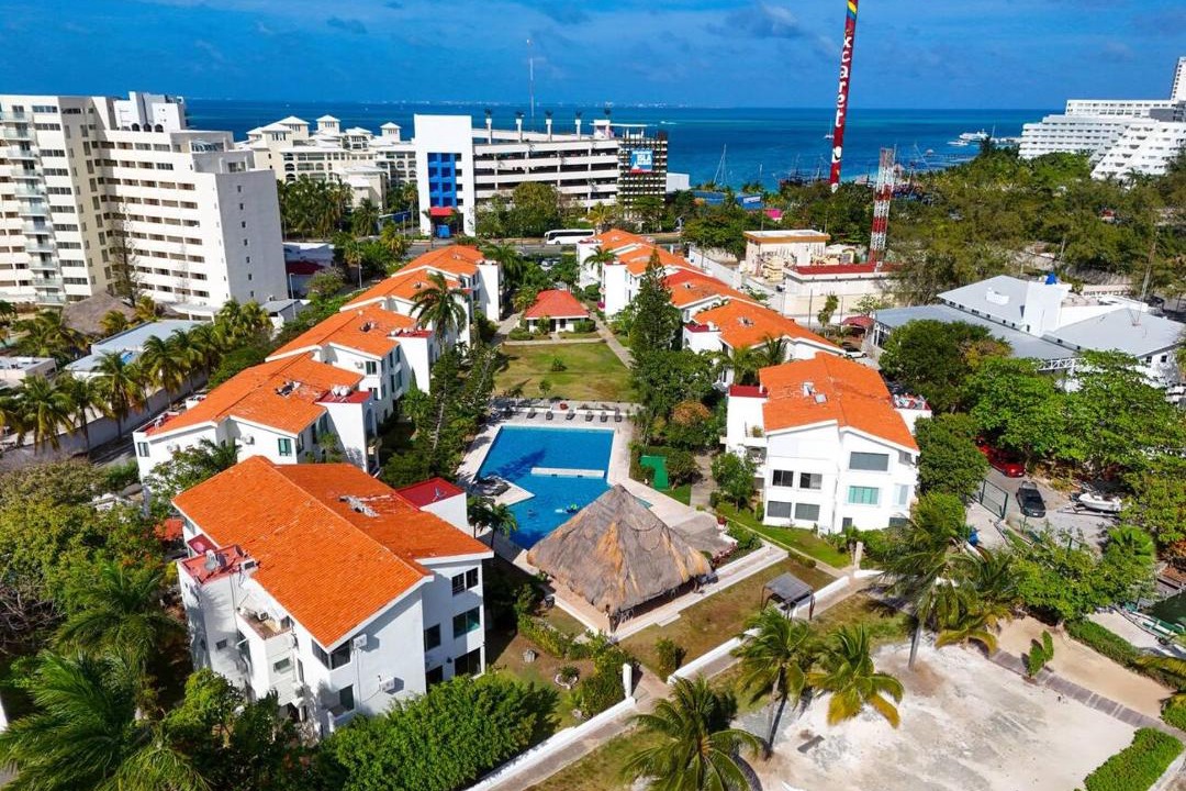Photo of Buildings in Zona Hotelera