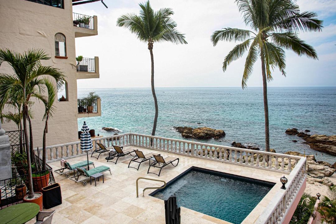 Photo of Patio Balcony in South Shore Hotel Area