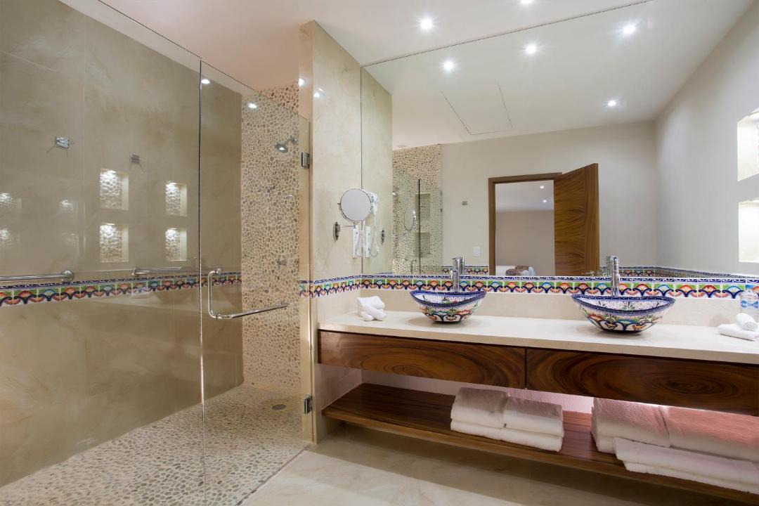 Photo of Bathroom in Romantic Zone