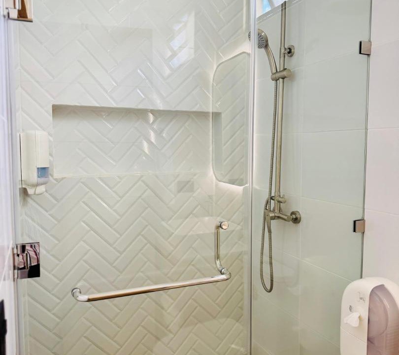 Photo of Bathroom in Flores