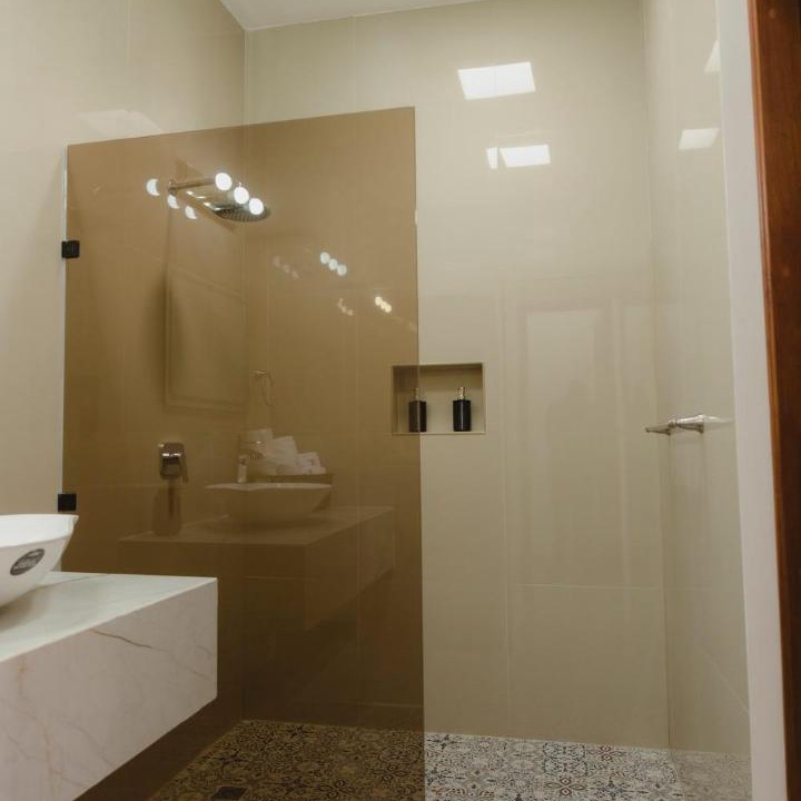 Photo of Bathroom in Flores