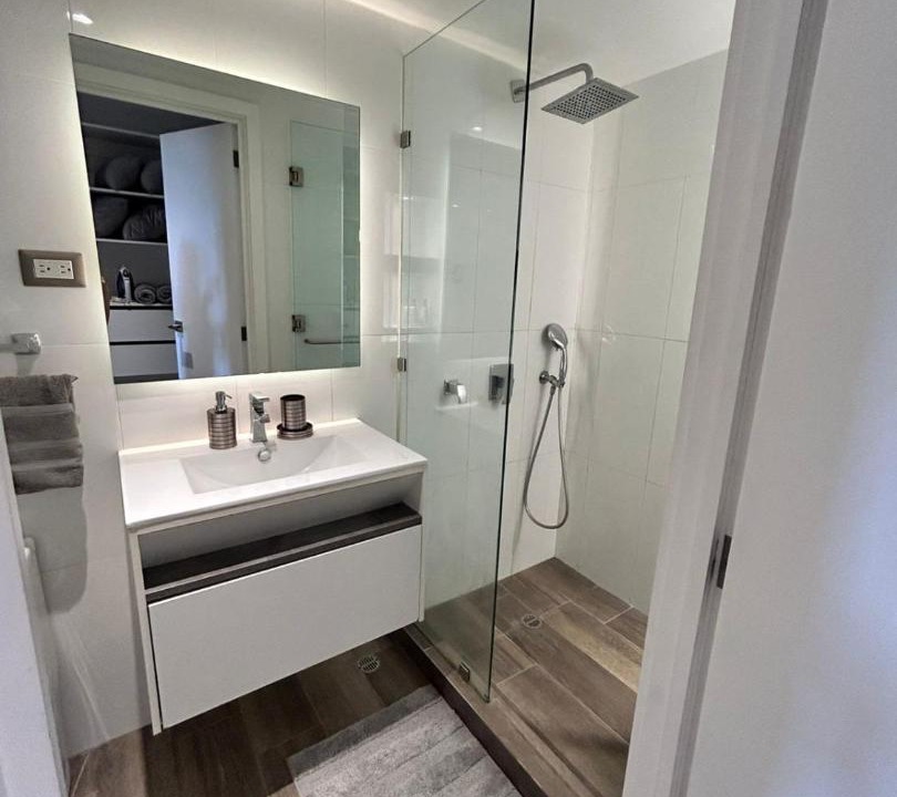 Photo of Bathroom in Zona 10