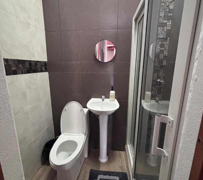 Photo of Bathroom in Flores