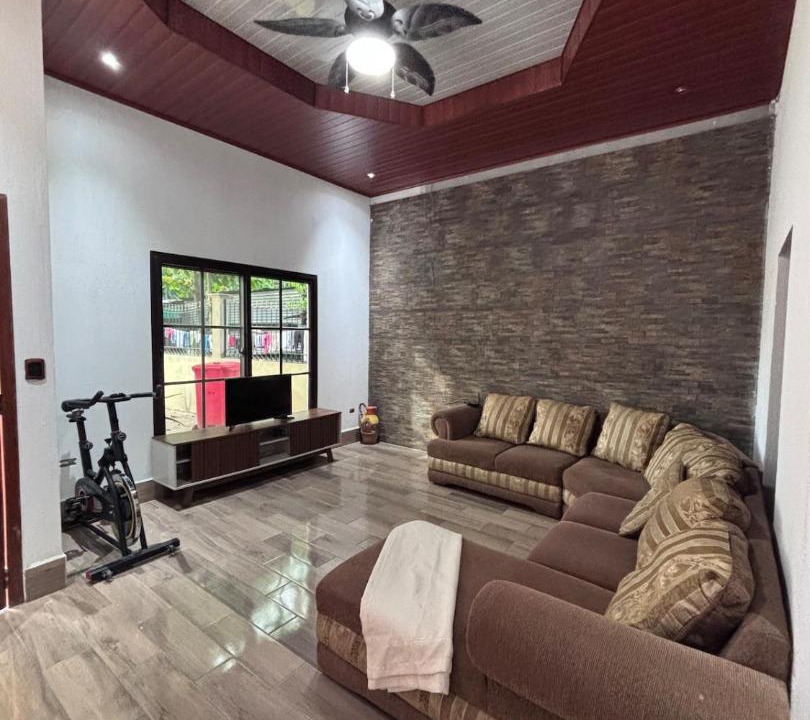 Photo of Livingroom in Flores