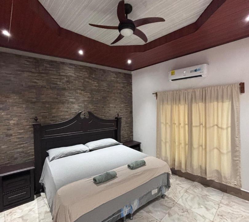 Photo of Bedroom in Flores
