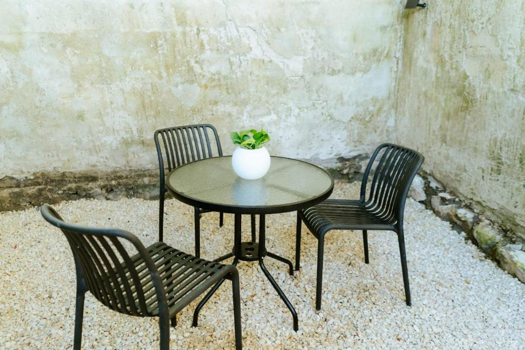 Photo of Patio Balcony in Flores