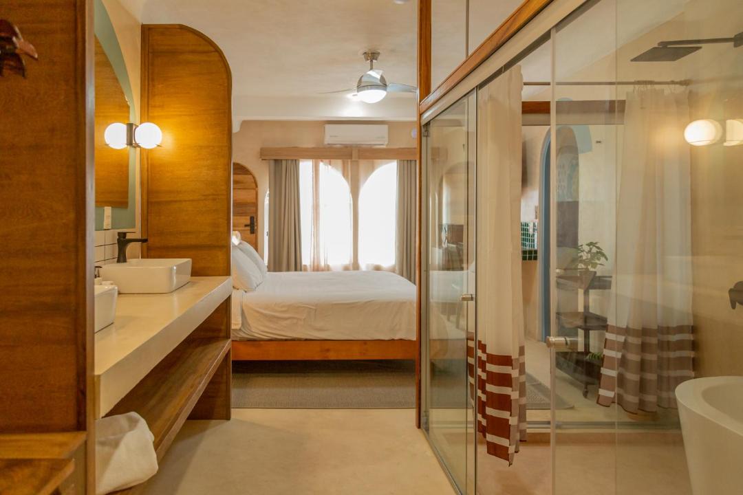 Photo of Bathroom in Romantic Zone