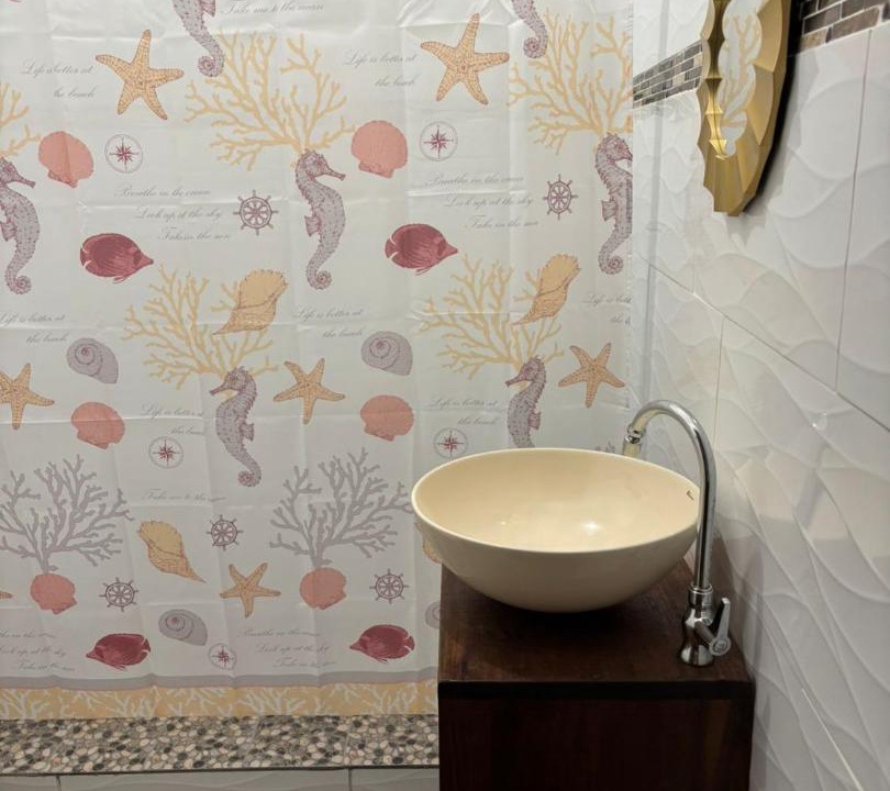 Photo of Bathroom in Flores