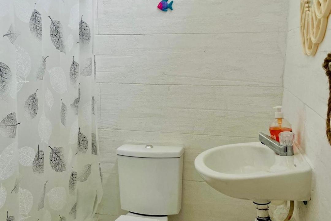 Photo of Bathroom in El Hawaii