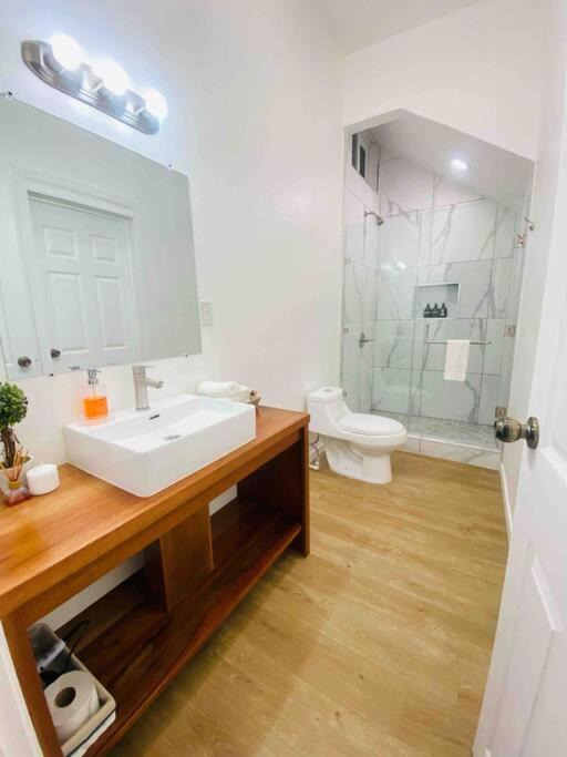 Photo of Bathroom in Flores