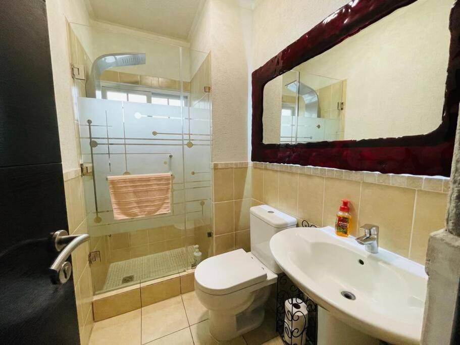 Photo of Bathroom in Zona 16