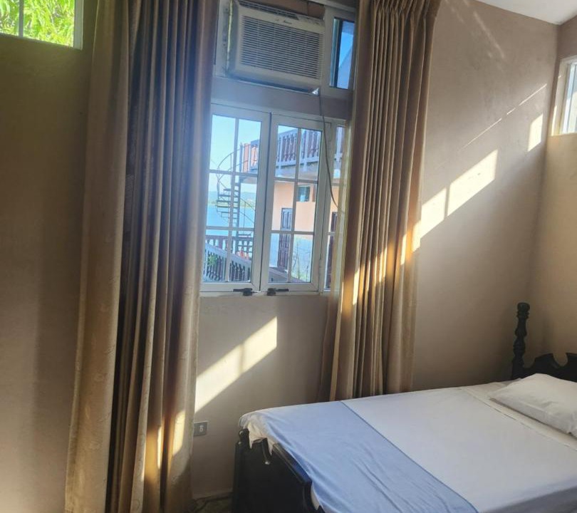 Photo of Bedroom in Flores