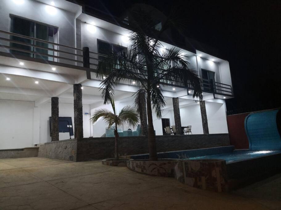 Photo of Buildings in Tequesquitengo