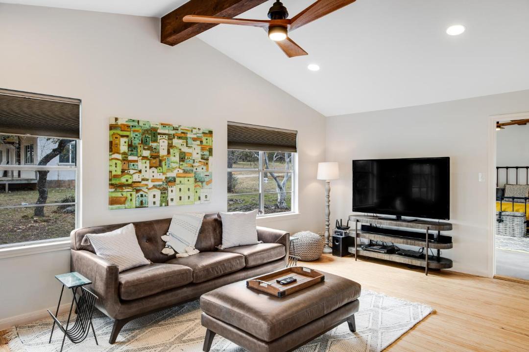 Photo of Livingroom in Spicewood