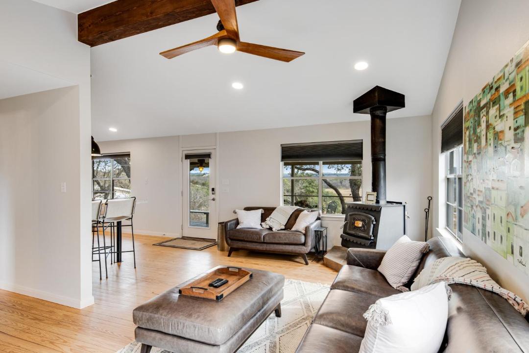 Photo of Livingroom in Spicewood