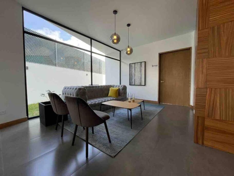 Photo of Livingroom in Zona 14