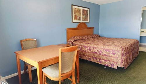 Room, 1 King Bed, Smoking