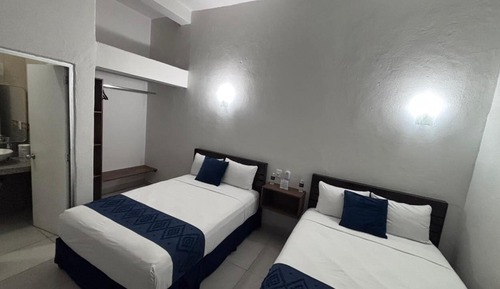 Standard Room, 2 Double Beds