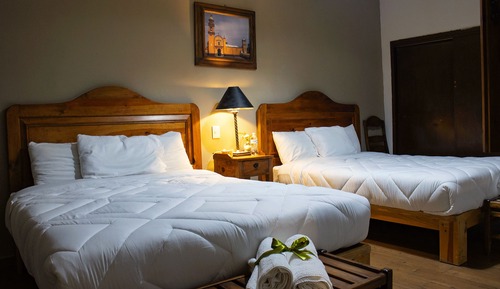 Standard Room, 2 Queen Beds, Ensuite