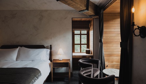 House, 1 King Bed (Mansard King)