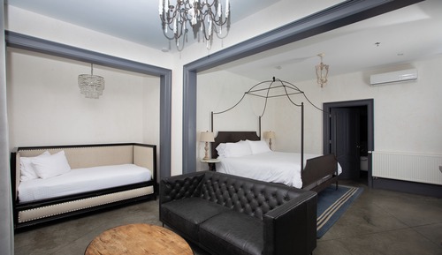 Studio Suite, Multiple Beds