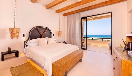 Premium Room, 1 King Bed, Oceanfront