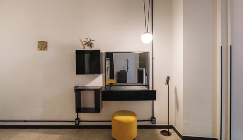 Exclusive Room (Noisy Room)