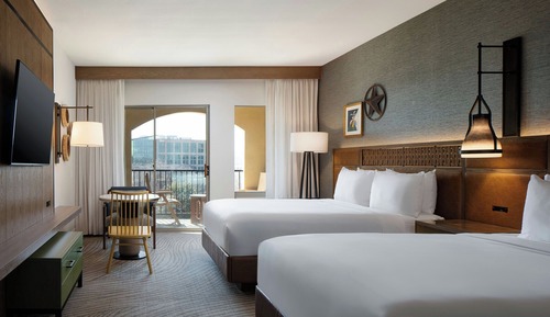Deluxe Room, 2 Queen Beds, River View (Balcony)