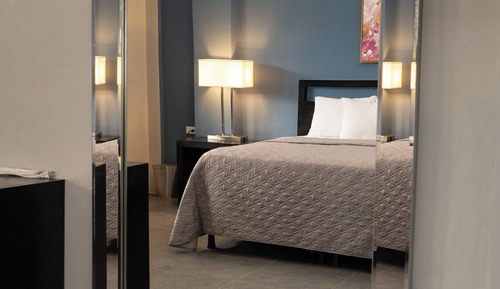 Deluxe Room, Annex Building