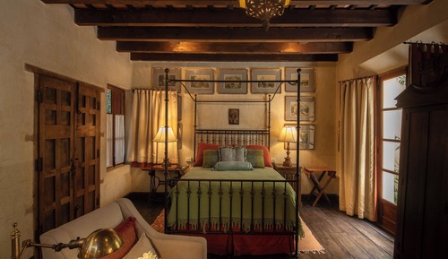 Suite, 1 Queen Bed, Fireplace