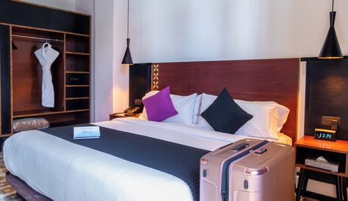 Junior Suite 1 King Bed