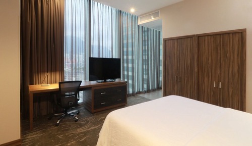 Suite, 1 Bedroom (Master)