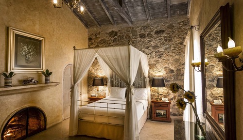Junior Room, 1 Queen Bed