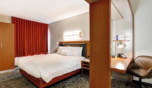 King Suite (High Floor)