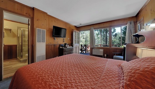 Standard Room, 1 Queen Bed