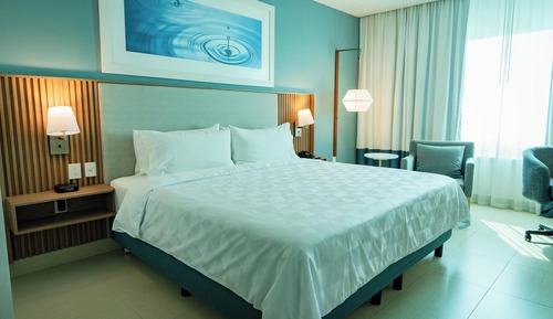 Standard Room, 1 King Bed, Balcony