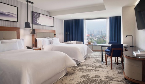 Deluxe Room, 2 Queen Beds, Mountain View