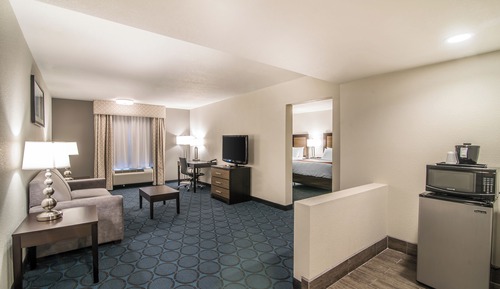 Suite, Multiple Beds, Hearing Accessible, Non Smoking