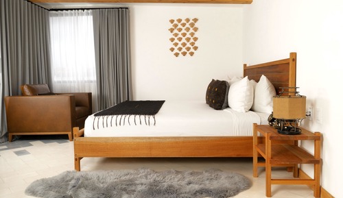 Suite, 1 King Bed