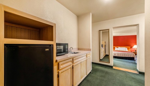 Suite, Non Smoking (2 King Beds)