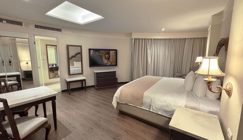 Superior Room, 1 King Bed