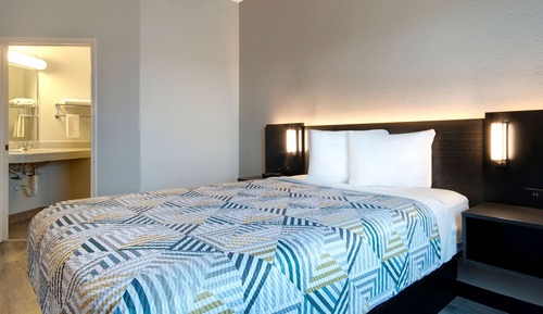 Deluxe Room, 2 Double Beds, Non Smoking, Refrigerator & Microwave