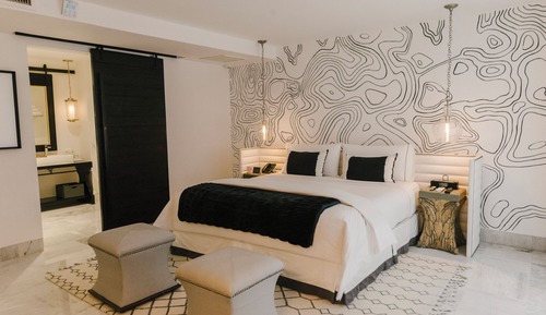 Deluxe Room (Grand)