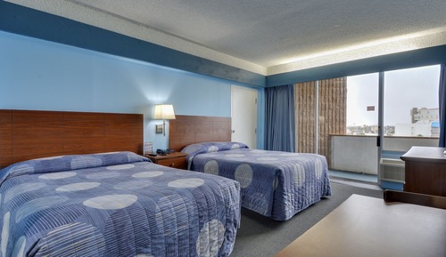 North Double Queen Beds (No Kitchenette) No Pets Allowed